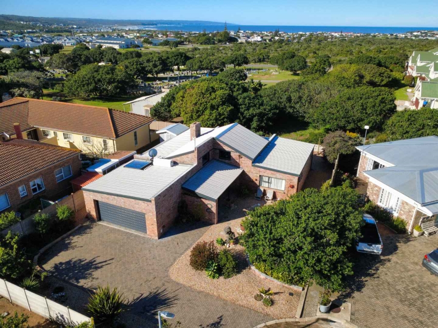 3 Bedroom Property for Sale in Stilbaai Wes Western Cape